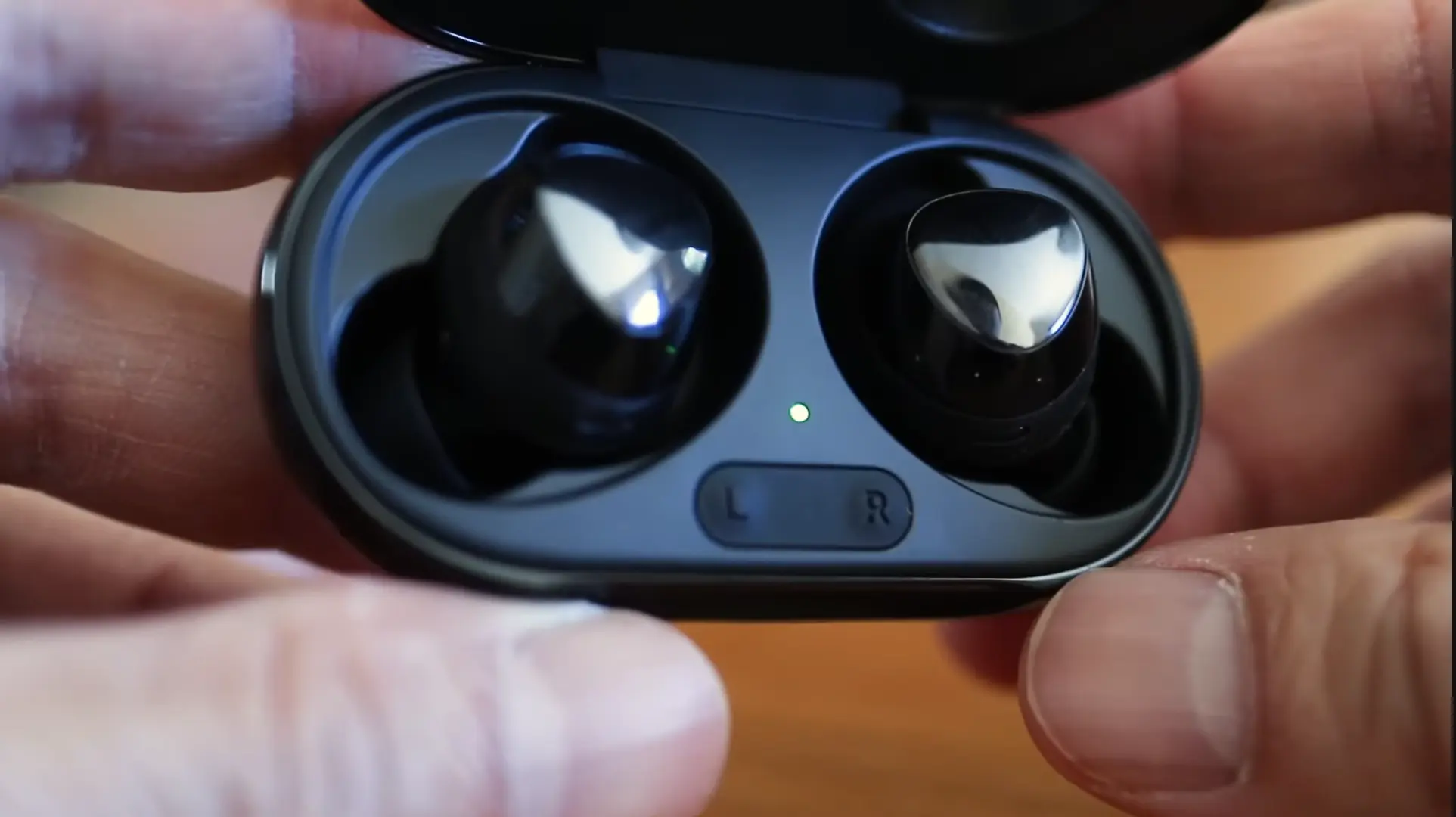 Galaxy buds 2024 on macbook pro